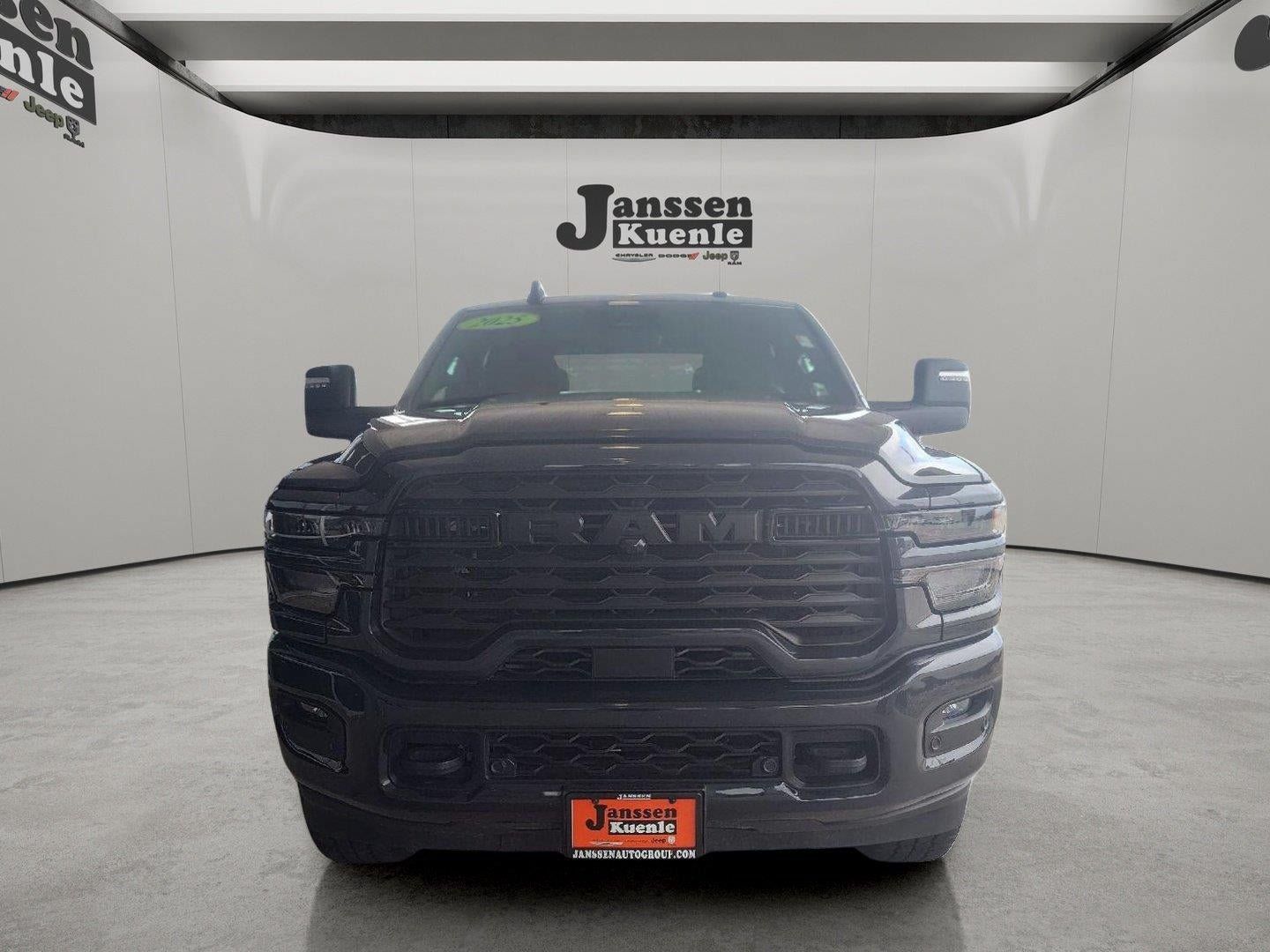 Used 2025 RAM 2500 Big Horn AWD/4WD image 4