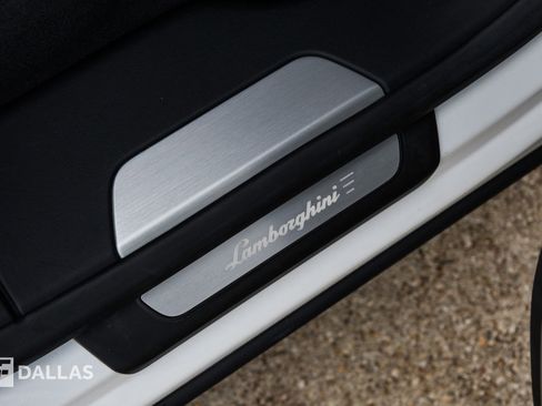 Used 2020 Lamborghini Urus image 35