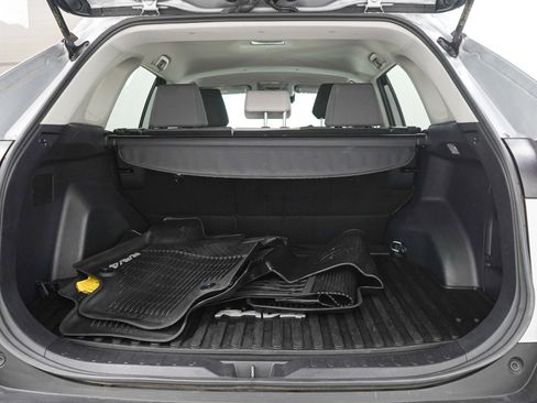 Used 2021 Toyota RAV4 XLE w/ XLE Grade Weather Package AWD/4WD image 18