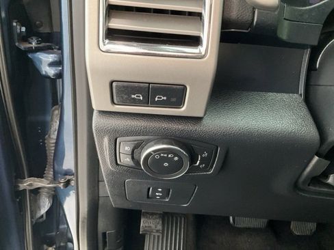 Used 2016 Ford F150 Lariat image 9