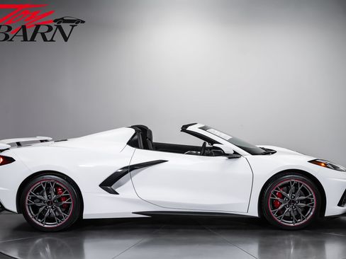 Used 2025 Chevrolet Corvette Stingray Preferred Conv w/ Z51 Performance Package RWD image 6