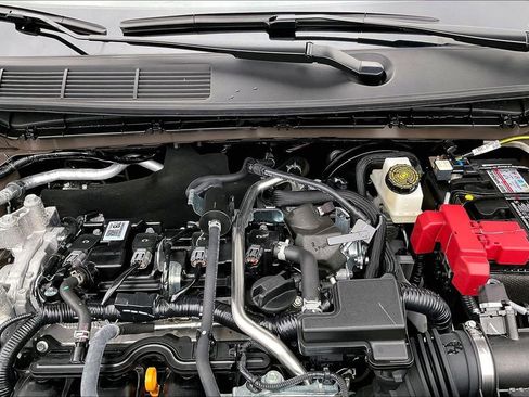 Used 2025 Nissan Kicks SR image 10