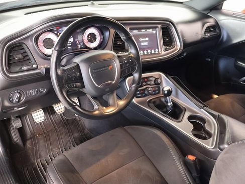 Used 2022 Dodge Challenger R/T w/ Plus Package image 2