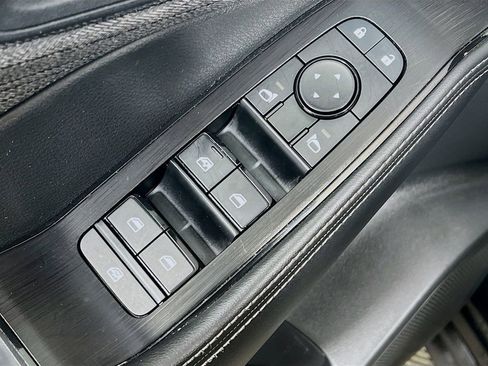 Used 2022 Nissan Rogue SV AWD/4WD image 30