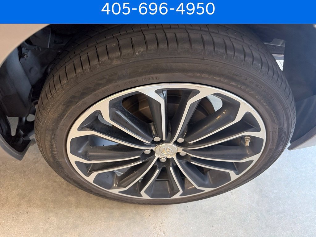Used 2015 Toyota Corolla LE FWD image 9