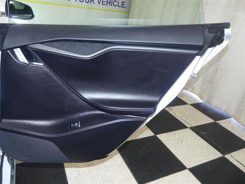 Used 2018 Tesla Model S 100D image 25