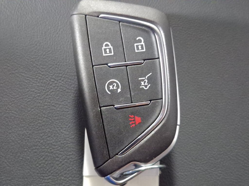 New 2027 Cadillac Vistiq Sport w/ LPO, Floor Liner Package AWD/4WD image 31