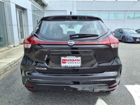 New 2025 Nissan Kicks Play S FWD image 9