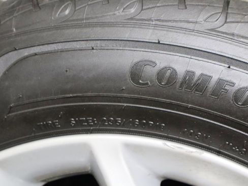 Used 2017 Chrysler Pacifica Touring-L w/ Tire & Wheel Group image 40