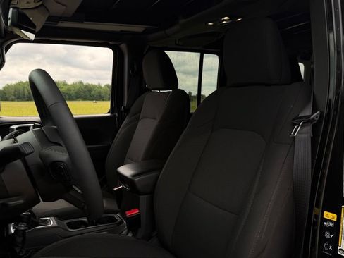 Used 2023 Jeep Wrangler Unlimited Sport AWD/4WD image 12