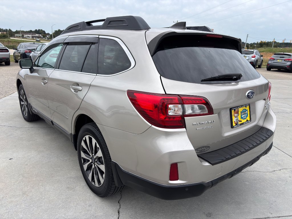Used 2017 Subaru Outback 3.6R Limited AWD/4WD image 6