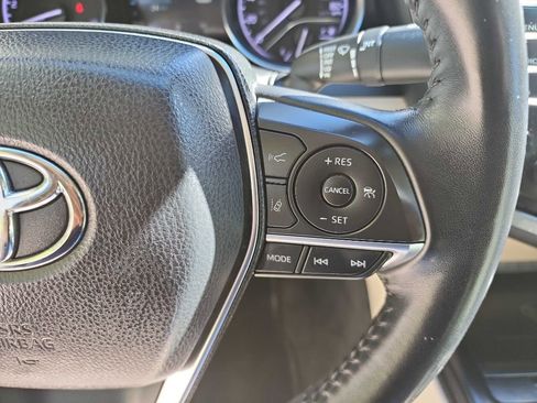 Used 2019 Toyota Camry XSE image 16