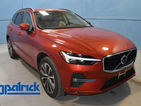 Used 2022 Volvo XC60 B5 Momentum AWD/4WD image 1