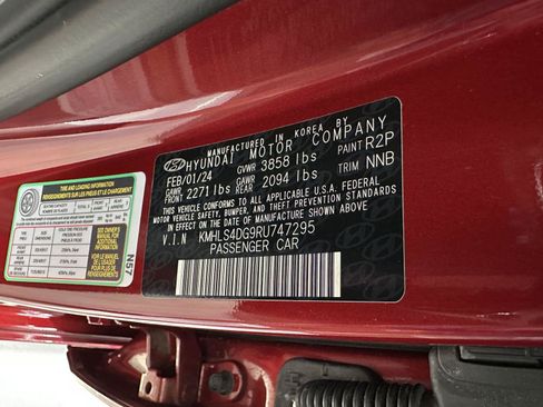 Certified 2024 Hyundai Elantra SEL w/ Convenience Package FWD image 16