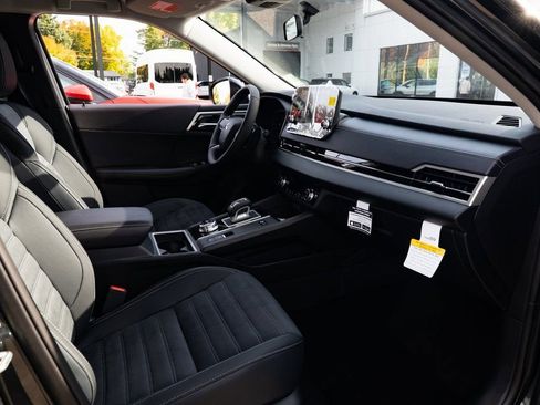 New 2025 Mitsubishi Outlander SE AWD/4WD image 24