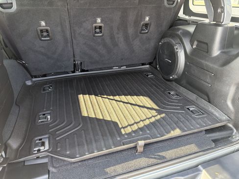 Used 2018 Jeep Wrangler Unlimited Sport S AWD/4WD image 24