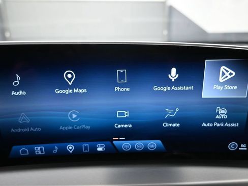 Used 2024 Cadillac Lyriq Luxury RWD image 8