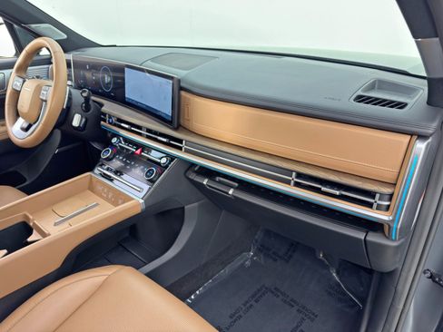 Used 2024 Hyundai Santa Fe Limited image 14