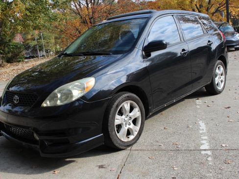 Used 2004 Toyota Matrix XR image 1