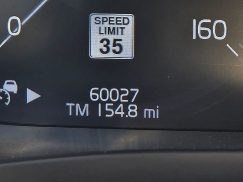 Used 2018 Volvo XC60 T8 Inscription w/ Vision Package AWD/4WD image 29