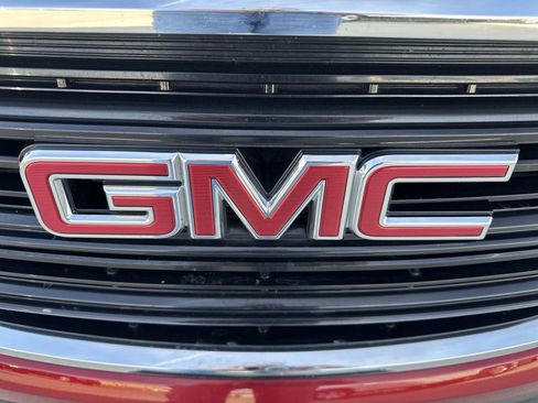 Used 2018 GMC Terrain SLE w/ Driver Convenience Package image 30