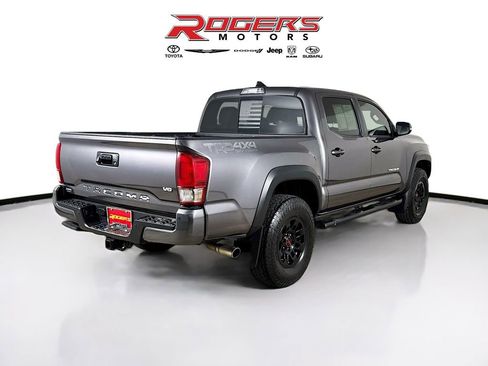 Certified 2017 Toyota Tacoma TRD Off-Road w/ Premium & Technology Package AWD/4WD image 13