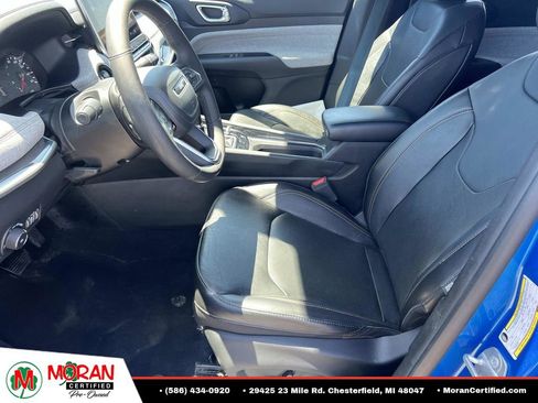 Used 2023 Jeep Compass Latitude AWD/4WD image 16
