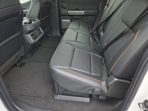 New 2025 Ford F250 Lariat w/ FX4 Off-Road Package image 31