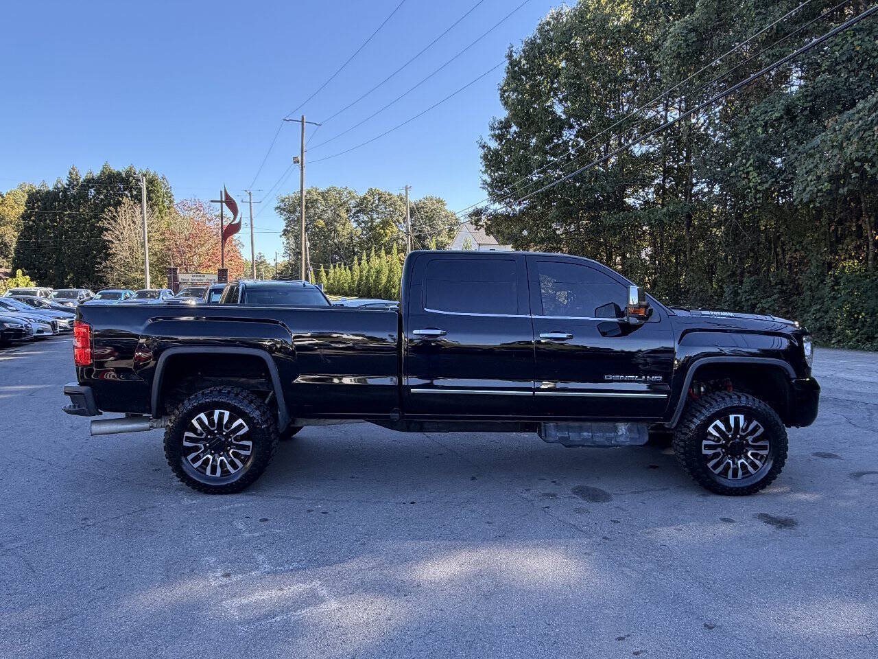 Used 2017 GMC Sierra 3500 Denali w/ Duramax Plus Package AWD/4WD image 4
