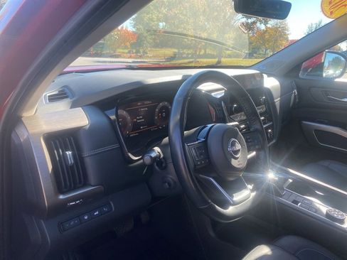 Used 2023 Nissan Pathfinder Platinum w/ Cargo Package image 14