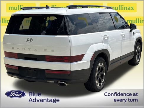 Used 2024 Hyundai Santa Fe SEL AWD/4WD image 4