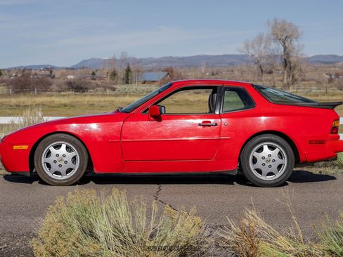 Used 1988 Porsche 944 Turbo image 3
