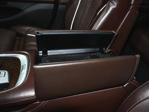 Used 2022 BMW 750i xDrive w/ Executive Package image 68