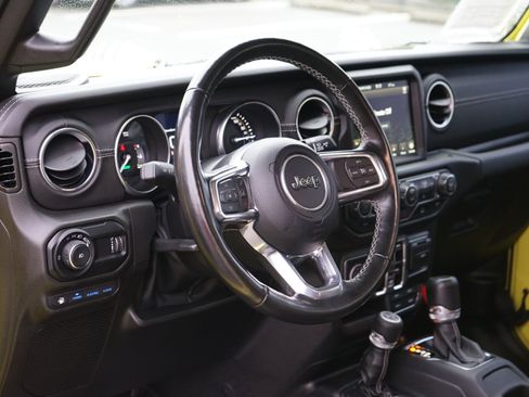 Used 2023 Jeep Wrangler Sahara w/ Cold Weather Group image 14