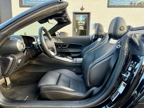 Used 2022 Mercedes-Benz SL 63 AMG 4MATIC w/ Driver Assistance Package image 17