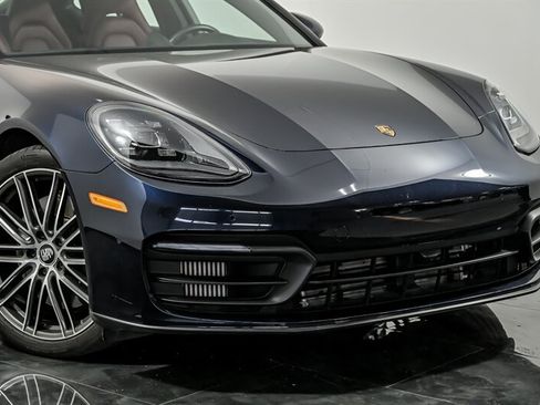 Used 2021 Porsche Panamera image 2