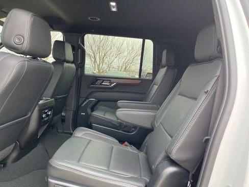 Used 2025 GMC Yukon XL Denali image 25