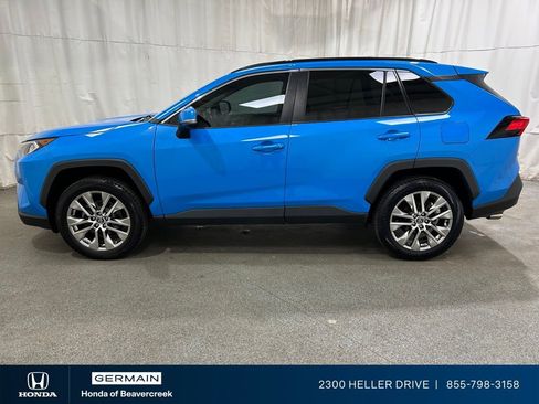 Used 2021 Toyota RAV4 XLE Premium image 5