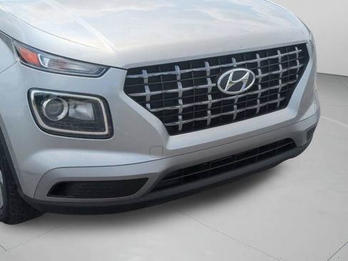 Used 2024 Hyundai Venue SEL FWD image 44