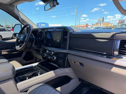 Used 2025 Ford F350 Platinum w/ Platinum Plus Package AWD/4WD image 64