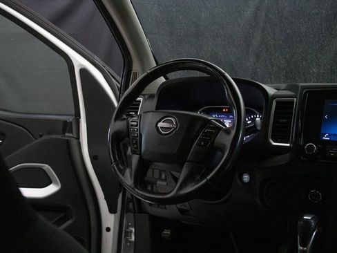 Used 2022 Nissan Frontier SV image 15