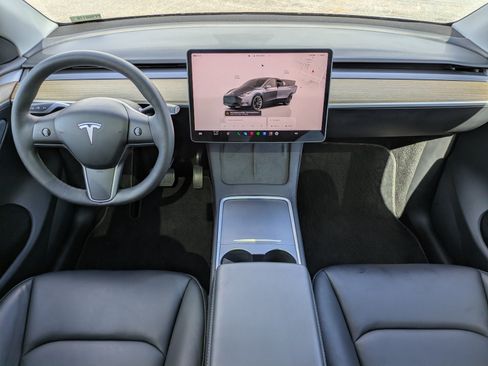 Used 2023 Tesla Model Y 2WD image 13