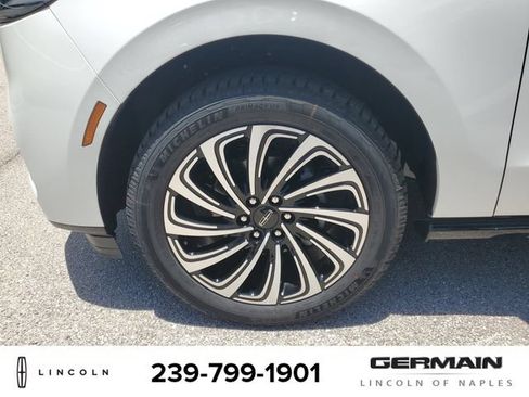 New 2026 Lincoln Navigator L Black Label AWD/4WD image 12