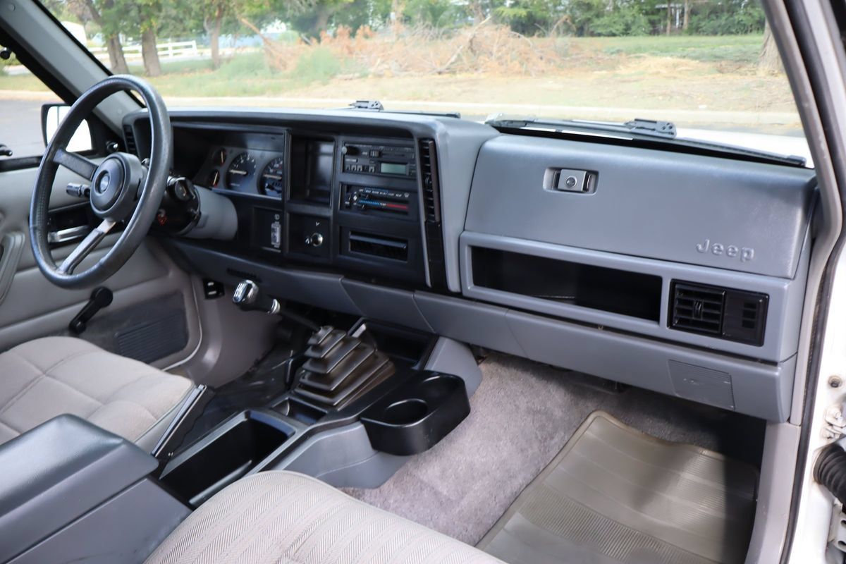 Used 1993 Jeep Cherokee Sport AWD/4WD image 16
