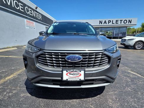 Used 2025 Ford Escape Platinum AWD/4WD image 2