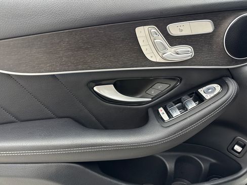 Used 2020 Mercedes-Benz GLC 300 4MATIC w/ AMG Line image 36