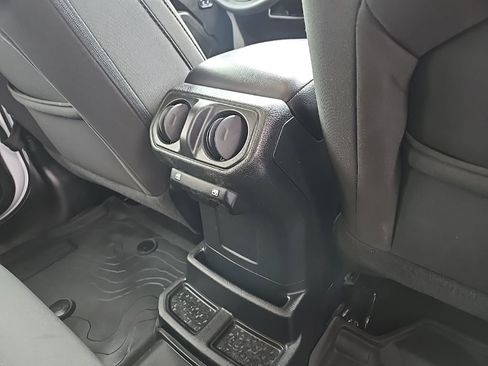 Used 2023 Jeep Wrangler Unlimited AWD/4WD image 92