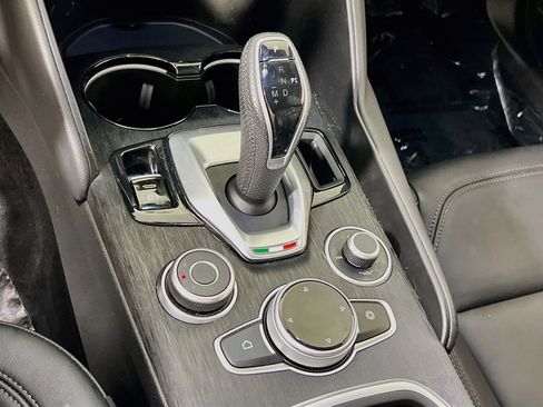 Used 2022 Alfa Romeo Giulia Sprint AWD/4WD image 17