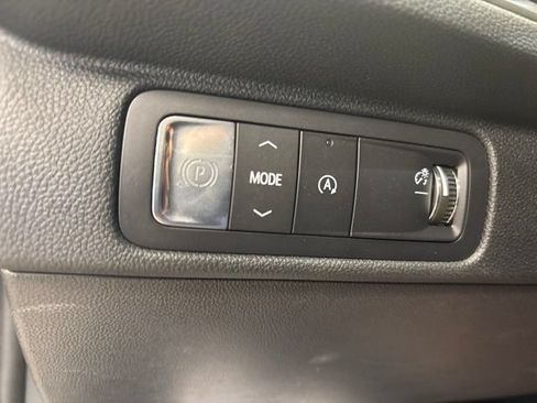 Used 2026 Chevrolet Traverse LT w/ Driver Confidence Package FWD image 35