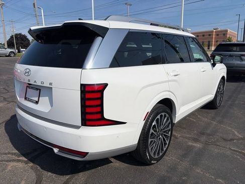 Certified 2026 Hyundai Palisade Calligraphy FWD image 3